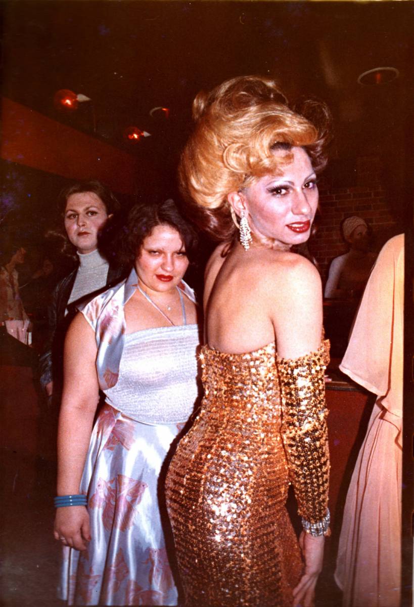 Naomi with her sister, Honey, 1972